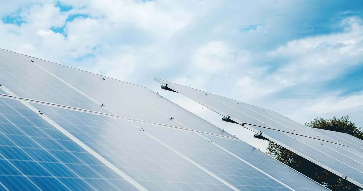 Placas solares en Alicante: precio, ayudas y legalización