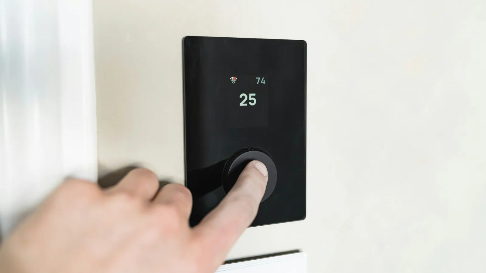 Sistema de domótica y casa inteligente instalado en una vivienda de Alicante