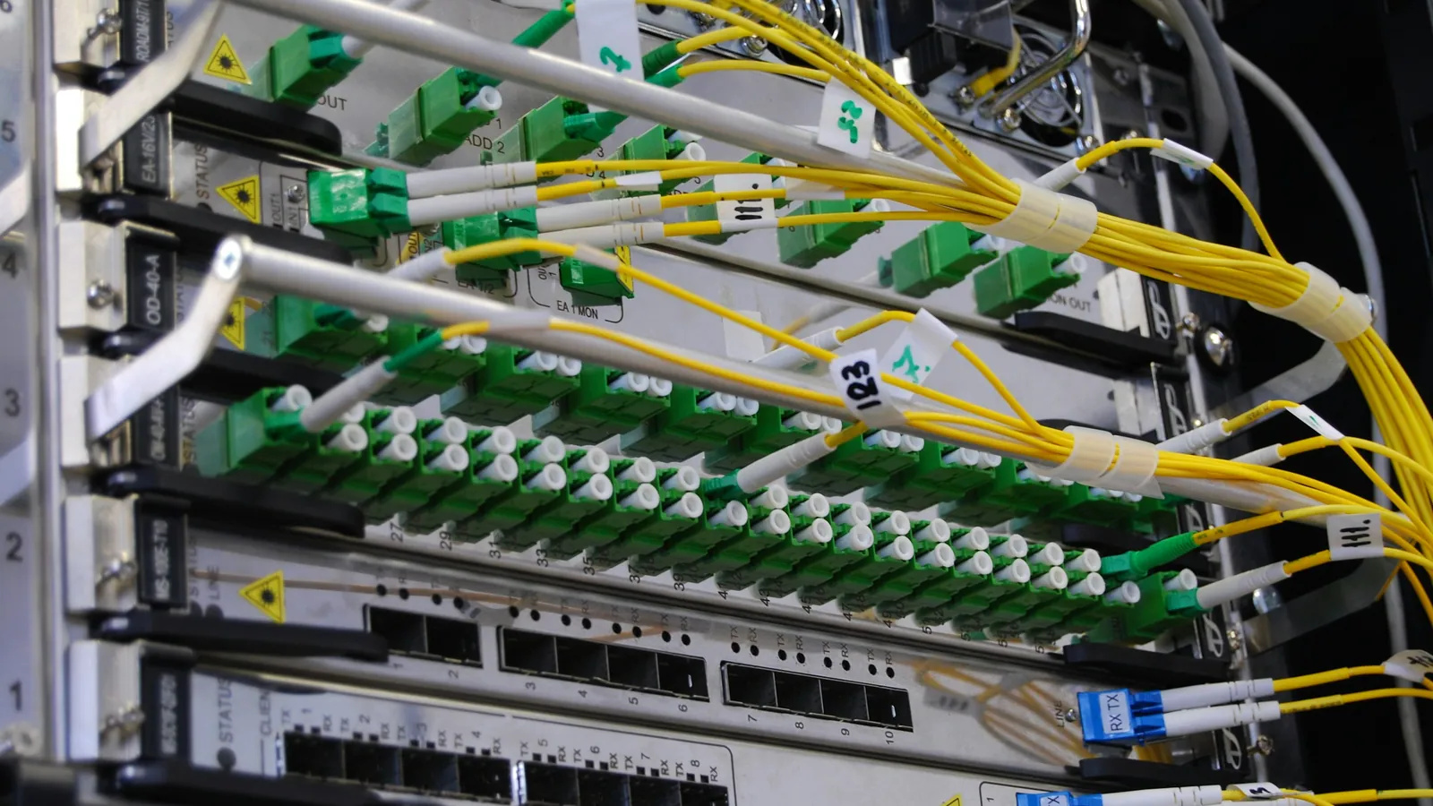 Instalación de red de datos y WiFi en una vivienda de Alicante